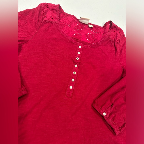 St. John's Bay Red Paisley Crochet Lace 3/4 Length Sleeve Top - Picture 3 of 4